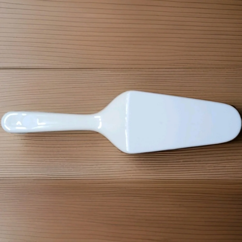 Vintage Porcelain Holly Berry Cake Server – 10” Made in Japan